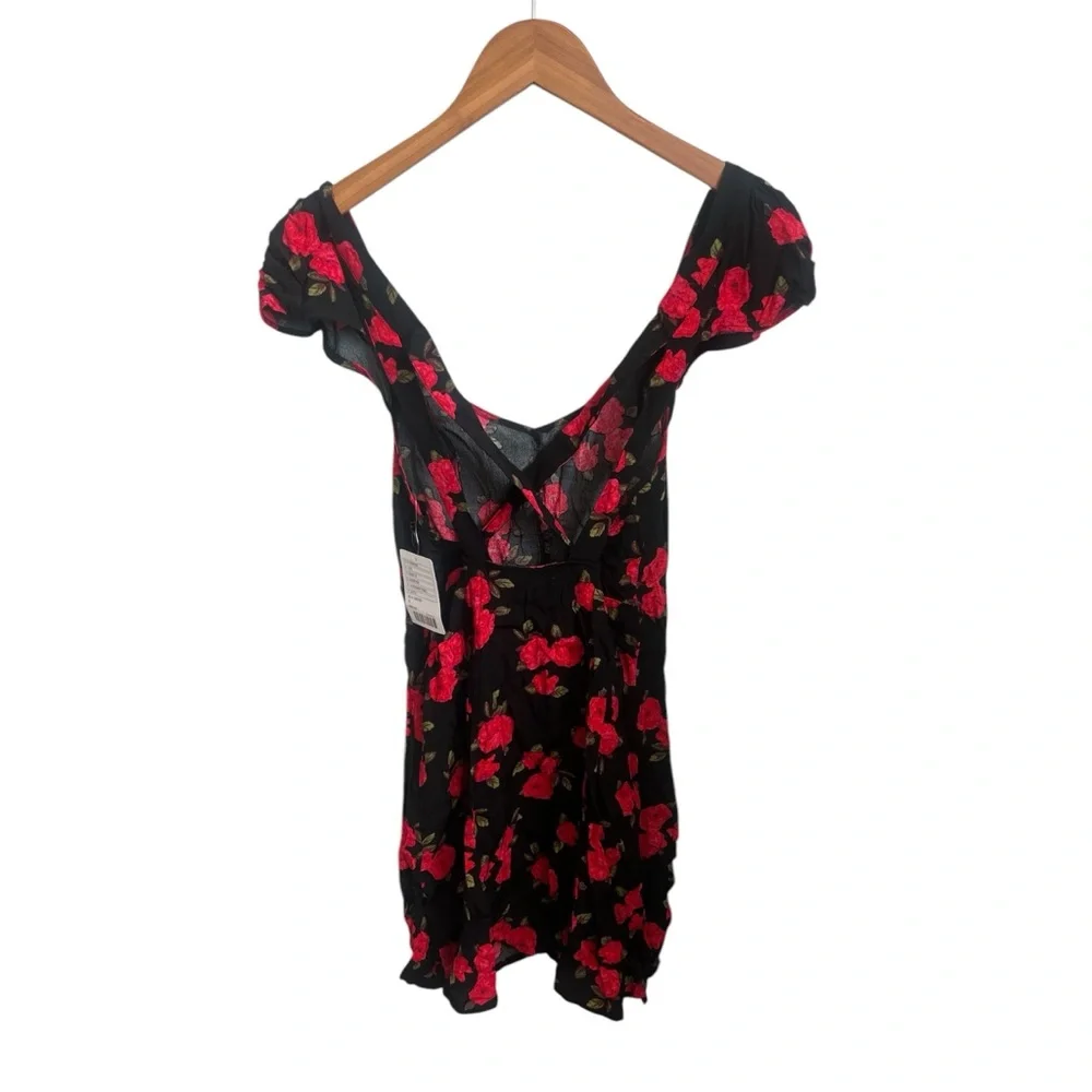 NWT Urban Outfitters Kimchi Blue Cross Back Floral Mini Twee Dress Size 6 - Picture 3 of 7